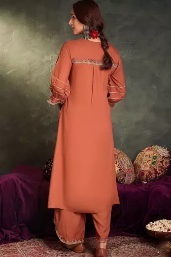 Women Ethnic Motifs Embroidered Thread Work Kurta with Palazzos