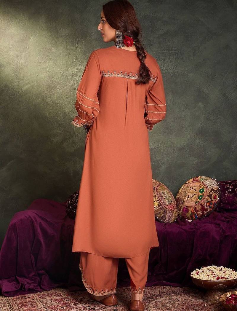 Women Ethnic Motifs Embroidered Thread Work Kurta with Palazzos