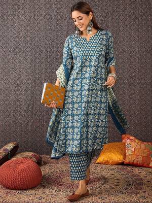 Floral Printed Cotton Straight Kurta Trousers With Dupatta 1