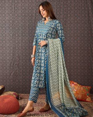 Floral Printed Cotton Straight Kurta Trousers With Dupatta 4