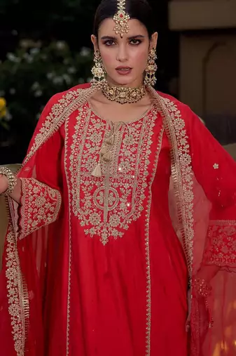 Ethnic Motifs Embroidered Panelled Kurta With Trousers & Dupatta