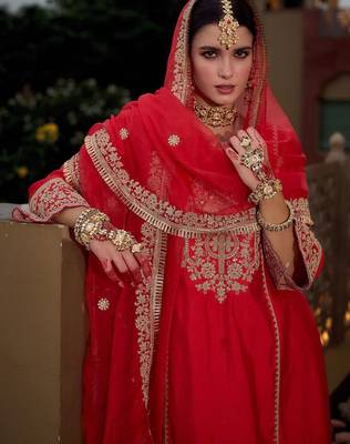 Ethnic Motifs Embroidered Panelled Kurta With Trousers & Dupatta 3