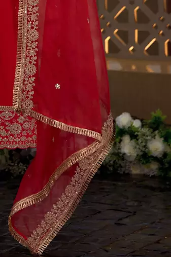 Ethnic Motifs Embroidered Panelled Kurta With Trousers & Dupatta