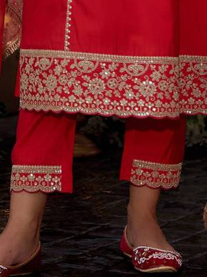Ethnic Motifs Embroidered Panelled Kurta With Trousers & Dupatta 5