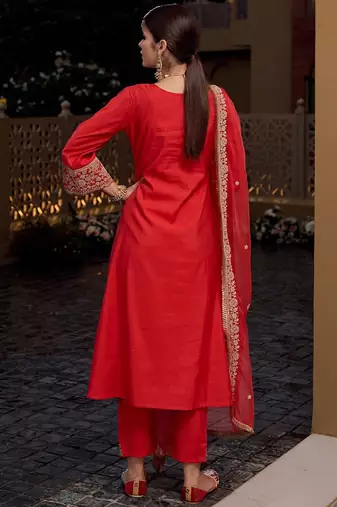 Ethnic Motifs Embroidered Panelled Kurta With Trousers & Dupatta