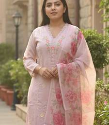 Women Floral Embroidered Thread Work Kurta with Trousers & Dupatta