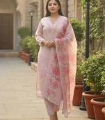 Women Floral Embroidered Thread Work Kurta with Trousers & Dupatta