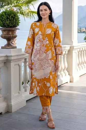 Women Ethnic Motifs Printed Cotton Kurta with Trousers
