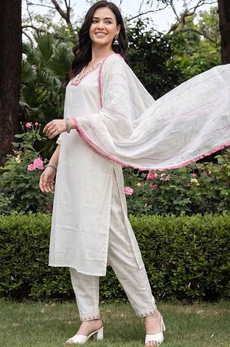 Women Floral Embroidered Mirror Work Kurta with Trousers & With Dupatta