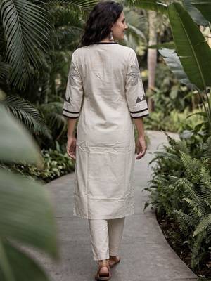 Women Ethnic Motifs Printed Thread Work Kurta with Trousers 5