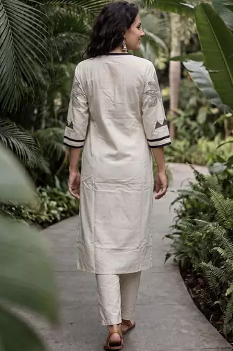 Women Ethnic Motifs Printed Thread Work Kurta with Trousers
