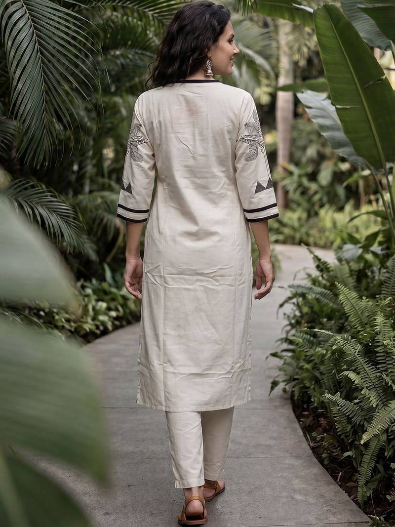 Women Ethnic Motifs Printed Thread Work Kurta with Trousers