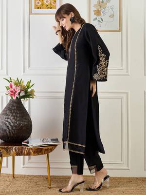 Women Ethnic Motifs Embroidered Kurta with Trousers 3