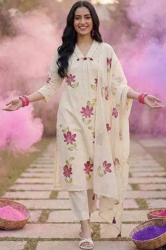 Women Floral Printed Cotton Kurta with Trousers & With Dupatta