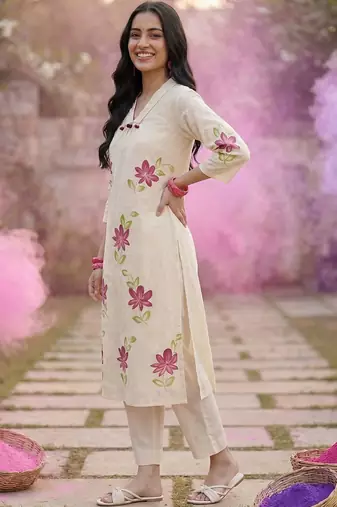 Women Floral Printed Cotton Kurta with Trousers & With Dupatta