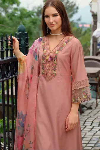 Women Floral Embroidered Thread Work Kurta with Trousers & With Dupatta