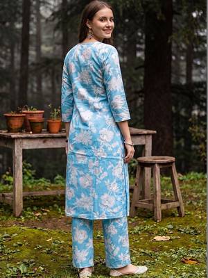 Women Floral Printed Cotton Kurta with Palazzos 4