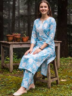 Women Floral Printed Cotton Kurta with Palazzos 5