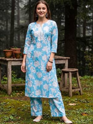Women Floral Printed Cotton Kurta with Palazzos 6