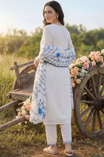 Women Floral Embroidered Thread Work Cotton Kurta with Trousers & With Dupatta