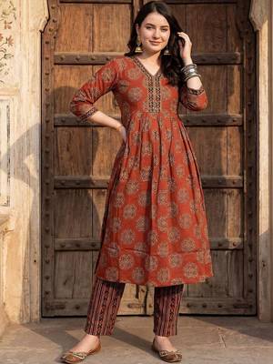 Women Ethnic Motifs Printed Empire Cotton Kurta with Trousers 1