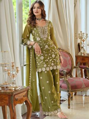 Women Ethnic Motifs Embroidered Thread Work Kurta with Palazzos & With Dupatta 2