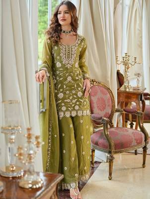 Women Ethnic Motifs Embroidered Thread Work Kurta with Palazzos & With Dupatta 4