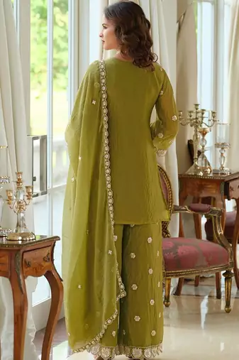 Women Ethnic Motifs Embroidered Thread Work Kurta with Palazzos & With Dupatta