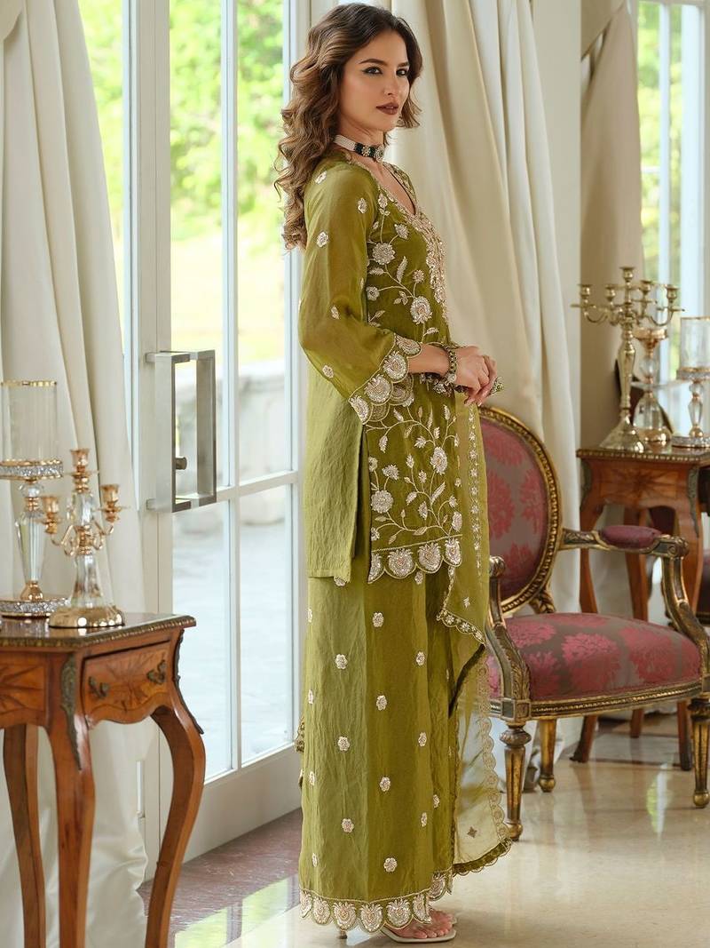 Women Ethnic Motifs Embroidered Thread Work Kurta with Palazzos & With Dupatta