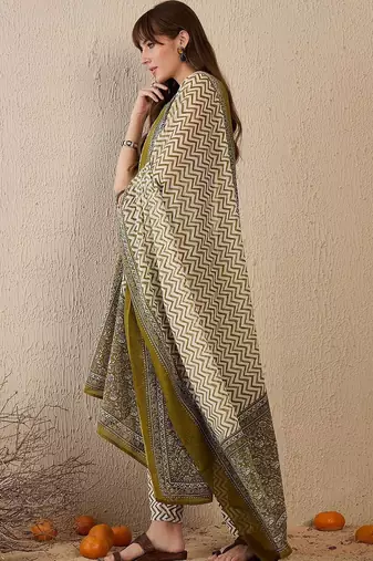 Women Ethnic Motifs Printed Cotton Kurta with Trousers & With Dupatta