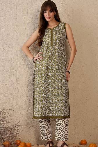 Women Ethnic Motifs Printed Cotton Kurta with Trousers & With Dupatta