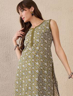 Women Ethnic Motifs Printed Cotton Kurta with Trousers & With Dupatta 5