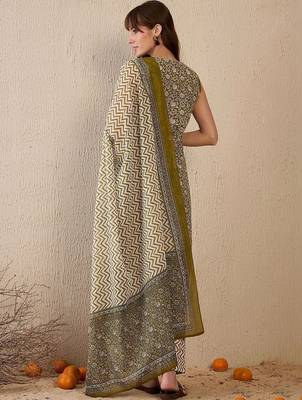 Women Ethnic Motifs Printed Cotton Kurta with Trousers & With Dupatta 6