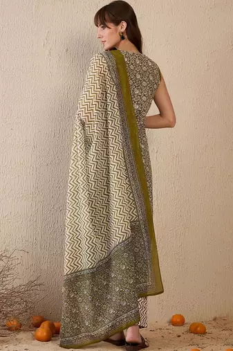 Women Ethnic Motifs Printed Cotton Kurta with Trousers & With Dupatta