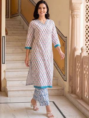 Women Ethnic Motifs Printed Cotton Kurta with Palazzos 1