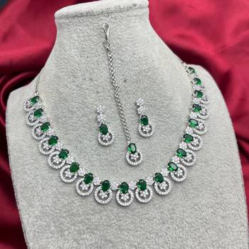 emerald green bridal necklace set  cz diamond indian wedding jewellery, maang tikka 2