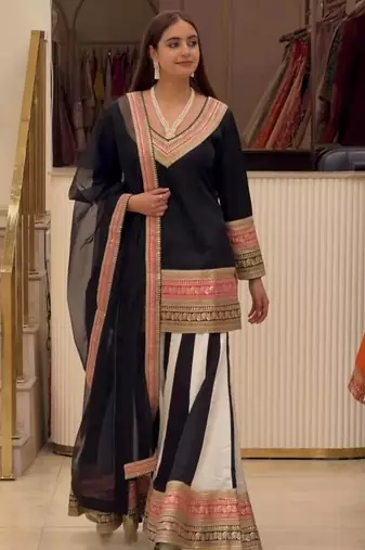 Black Color Embroidery And Thread Work Silk Blend Salwar Suit