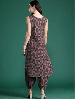 Women Ethnic Motifs Printed Cotton Kurta with Salwar 6