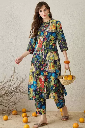 Women Printed Cotton Kurta With Trousers