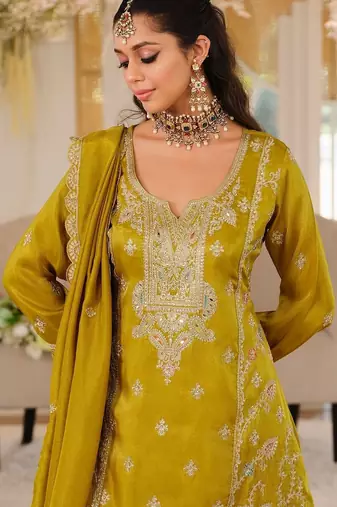 Women Ethnic Motifs Embroidered Thread Work Kurta with Sharara & With Dupatta