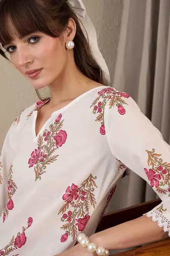 Women Floral Printed Cotton Kurta with Trousers