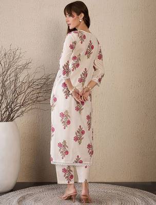 Women Floral Printed Cotton Kurta with Trousers 4