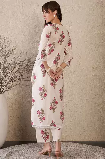 Women Floral Printed Cotton Kurta with Trousers