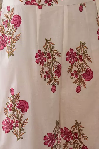 Women Floral Printed Cotton Kurta with Trousers