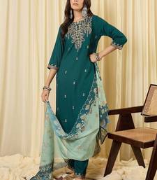 Women Ethnic Motifs Embroidered Thread Work Kurta with Trousers & With Dupatta
