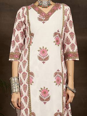 Ethnic Motifs Printed Cotton V-Neck Straight Kurta with Trousers 3