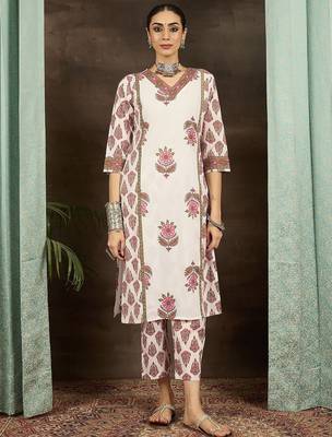 Ethnic Motifs Printed Cotton V-Neck Straight Kurta with Trousers 6
