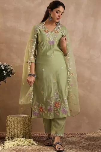 Floral Embroidered Straight Thread Work Kurta With Trousers & Dupatta