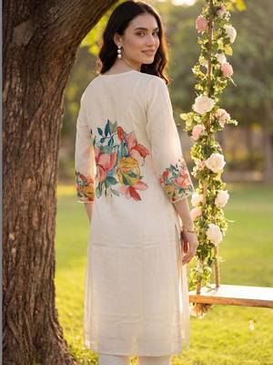 Women Floral Printed Kurta with Trousers & With Dupatta 6