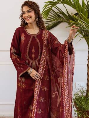 Women Ethnic Motifs Printed Thread Work Kurta with Trousers & With Dupatta 2